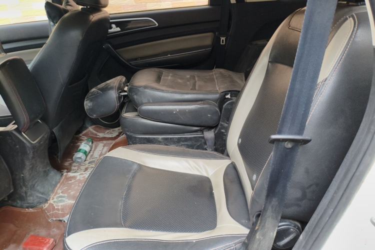 Used HYOSOW H3 2015 1.5L manual luxury version Left Rear Seat
