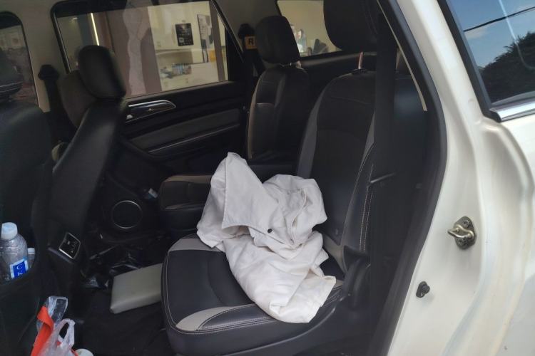 Used HYOSOW H3 2015 1.5L manual Comfort trim level Left Rear Seat