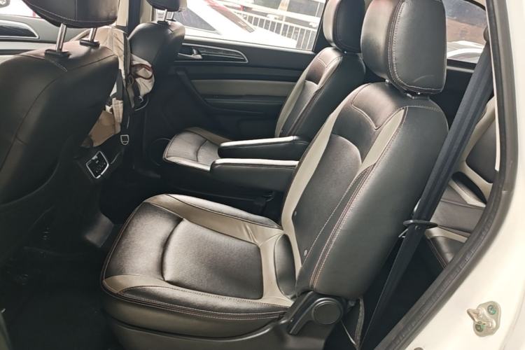 Used HYOSOW H3 2015 1.5L manual luxury version Left Rear Seat