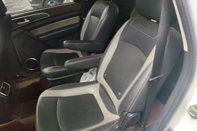 Used HYOSOW H3 2015 1.5L manual Comfort trim level Left Rear Seat