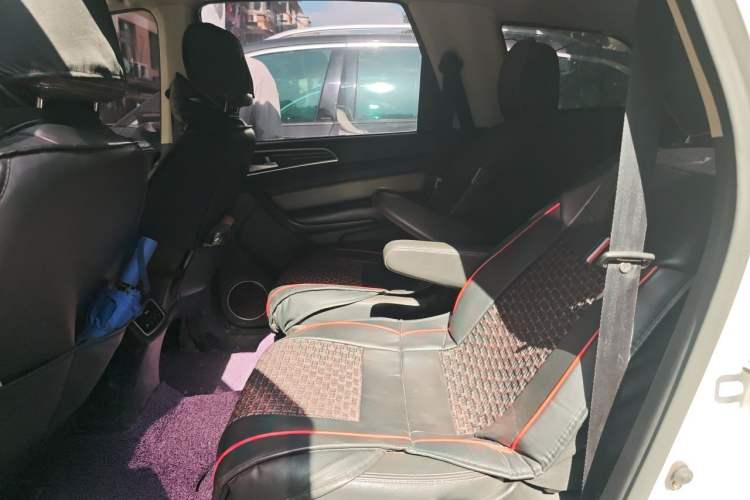 Used HYOSOW H3 2015 1.5L manual luxury version Left Rear Seat