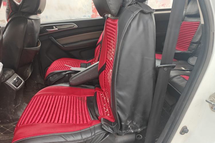 Used HYOSOW H3 2015 1.5L manual luxury version Left Rear Seat