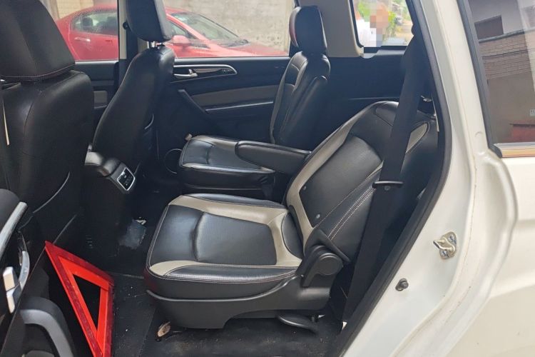 Used HYOSOW H3 2015 1.5L manual luxury version Left Rear Seat