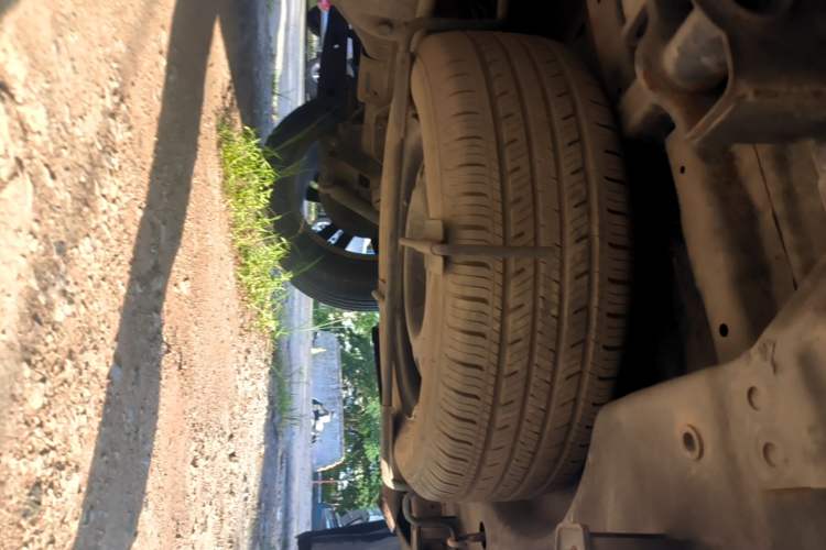 Used HYOSOW H3 2015 1.5L manual Comfort trim level Left Side Sill