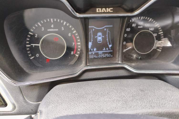Used HYOSOW H3 2015 1.5L manual luxury version Odometer Close Up