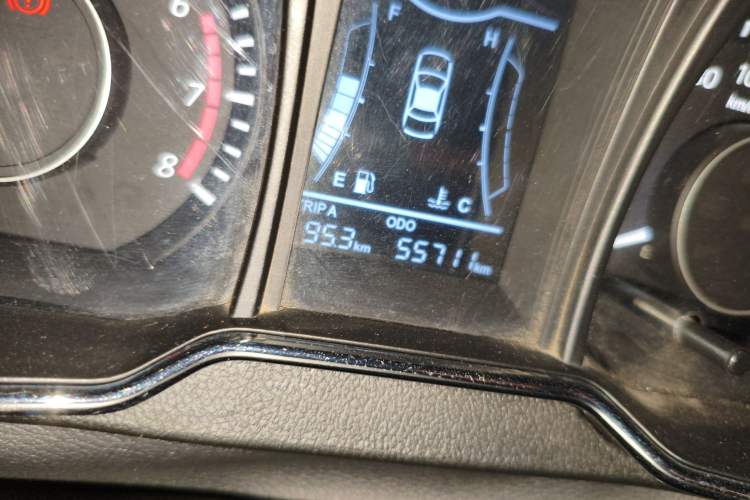 Used HYOSOW H3 2015 1.5L manual luxury version Odometer Close Up