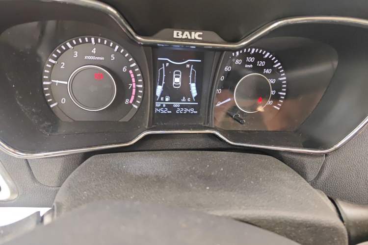 Used HYOSOW H3 2015 1.5L manual luxury version Odometer Close Up