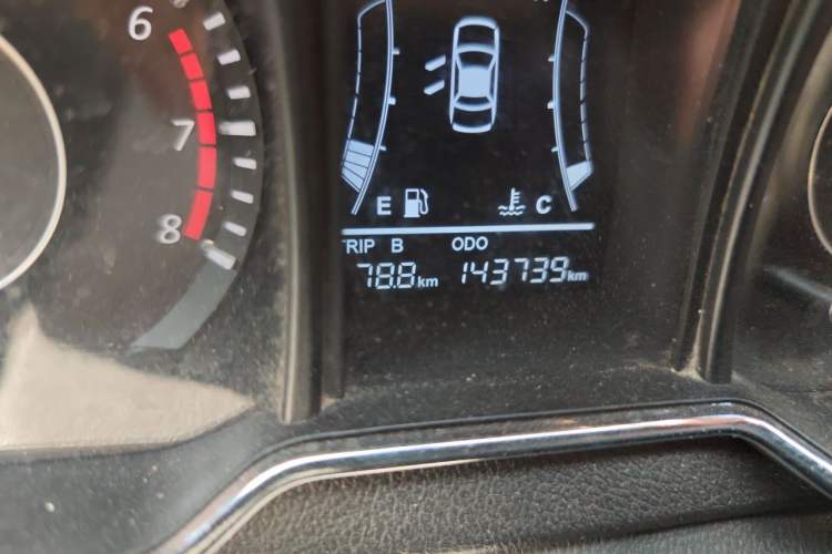 Used HYOSOW H3 2015 1.5L manual luxury version Odometer Close Up