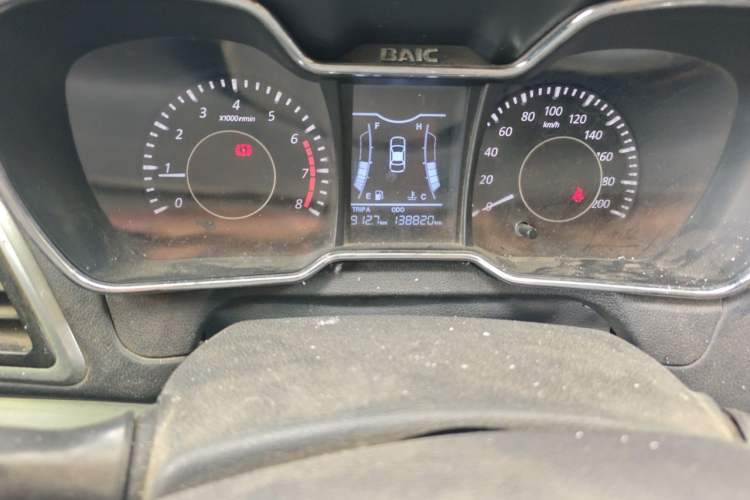 Used HYOSOW H3 2015 1.5L manual luxury version Odometer Close Up