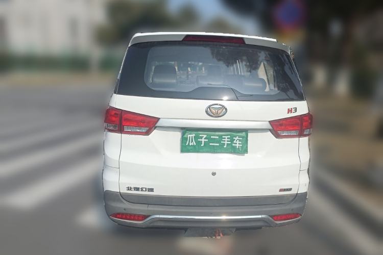 Used HYOSOW H3 2015 1.5L manual Comfort trim level Rear