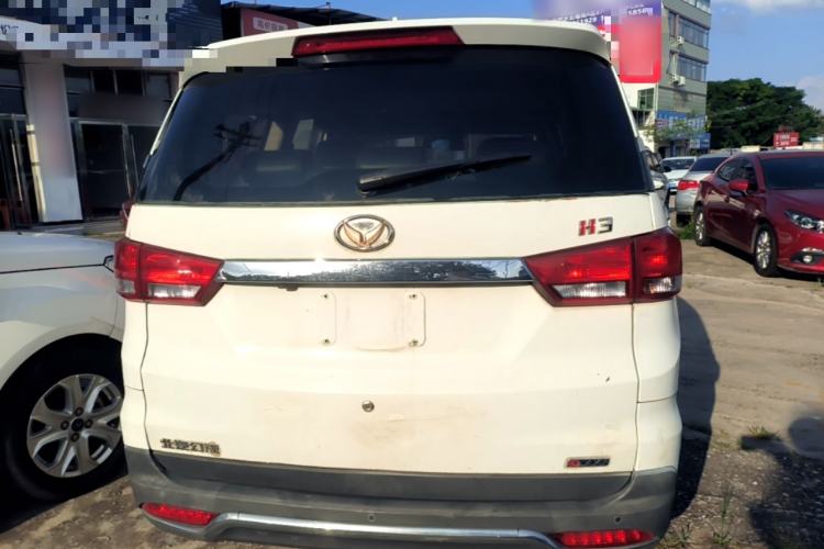 Used HYOSOW H3 2015 1.5L manual Comfort trim level Rear