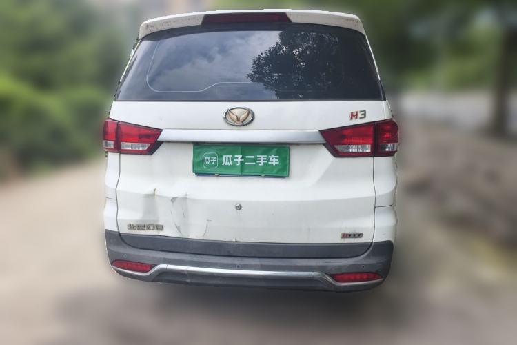 Used HYOSOW H3 2015 1.5L manual Comfort trim level Rear