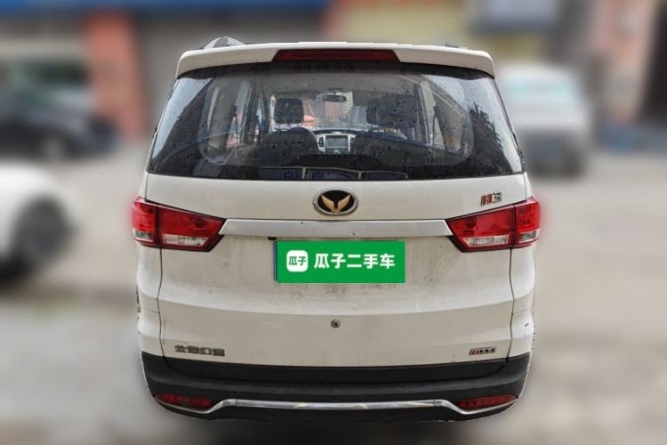 Used HYOSOW H3 2015 1.5L manual Comfort trim level Rear