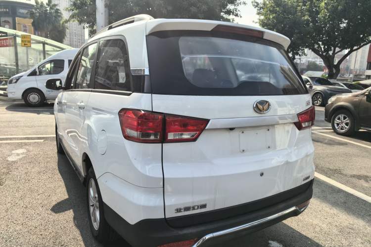 Used HYOSOW H3 2015 1.5L manual Comfort trim level Rear Left 45 Deg