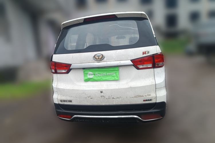 Used HYOSOW H3 2015 1.5L manual Comfort trim level Rear