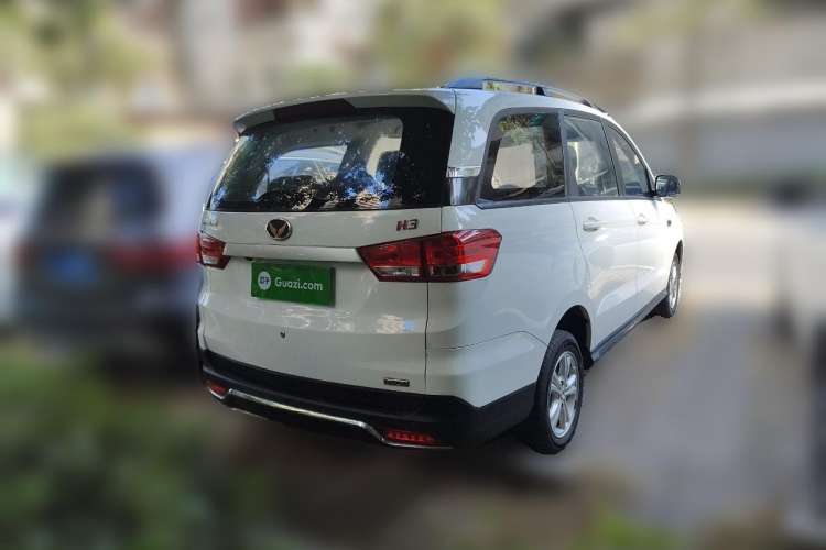 Used HYOSOW H3 2015 1.5L manual Comfort trim level Rear Right 45 Deg
