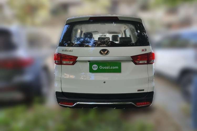 Used HYOSOW H3 2015 1.5L manual Comfort trim level Rear