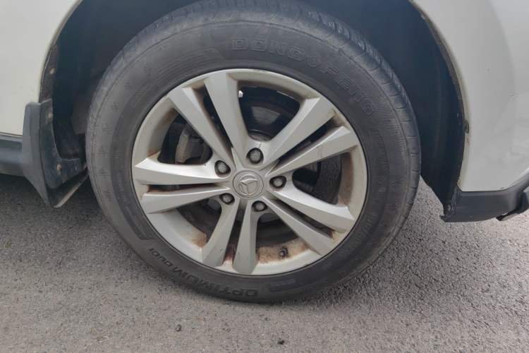 Used HYOSOW H3 2015 1.5L manual luxury version Right Front Wheel Hub