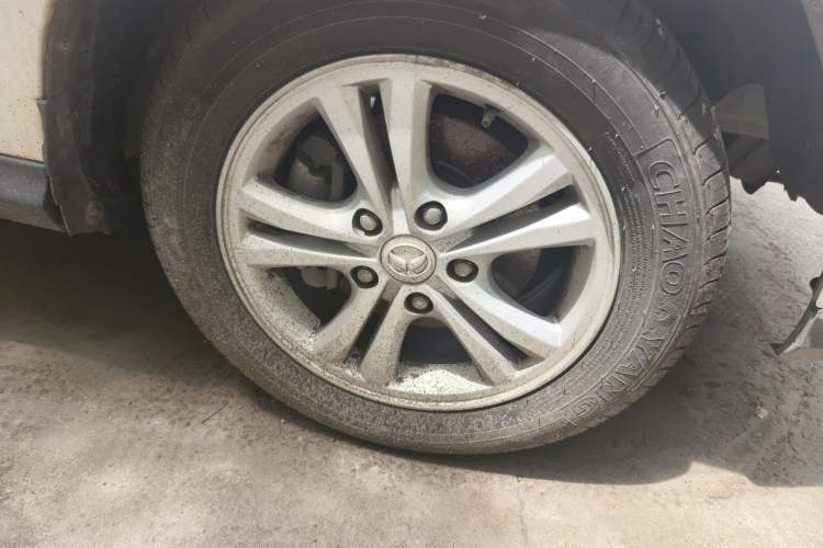 Used HYOSOW H3 2015 1.5L manual Comfort trim level Right Front Wheel Hub