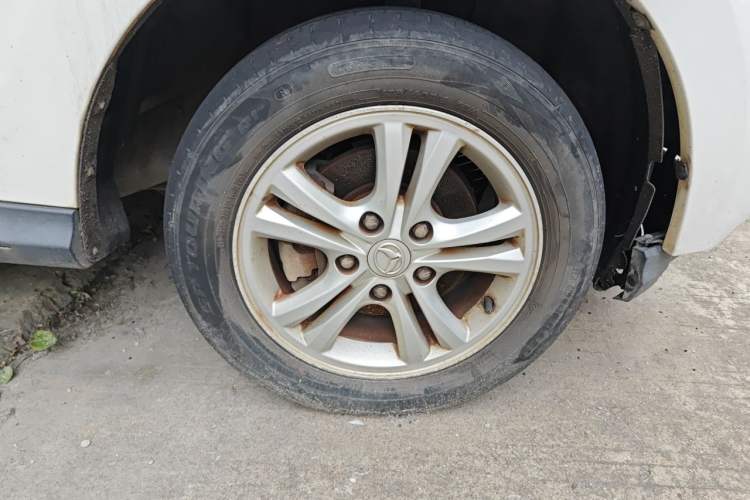 Used HYOSOW H3 2015 1.5L manual Comfort trim level Right Front Wheel Hub