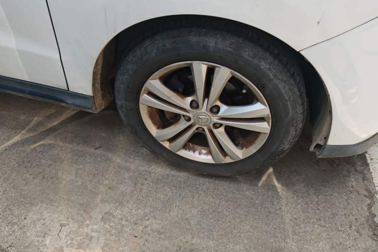 Used HYOSOW H3 2015 1.5L manual luxury version Right Front Wheel Hub