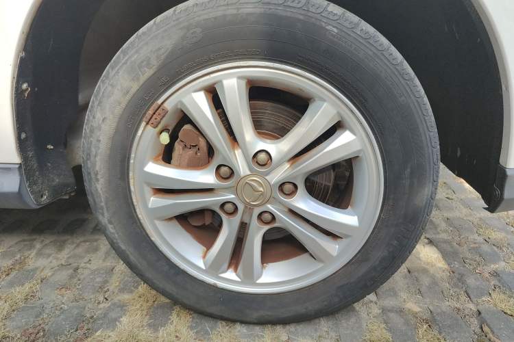 Used HYOSOW H3 2015 1.5L manual Comfort trim level Right Front Wheel Hub