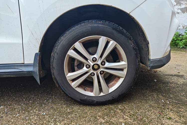 Used HYOSOW H3 2015 1.5L manual luxury version Right Front Wheel Hub