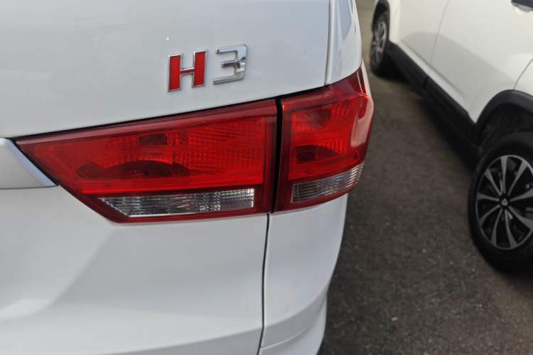 Used HYOSOW H3 2015 1.5L manual Comfort trim level Right Rear Taillight