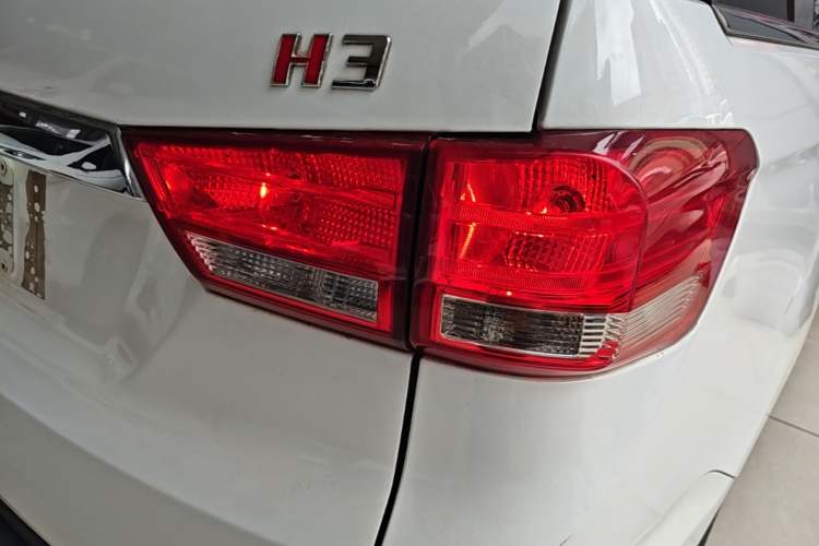 Used HYOSOW H3 2015 1.5L manual luxury version Right Rear Taillight