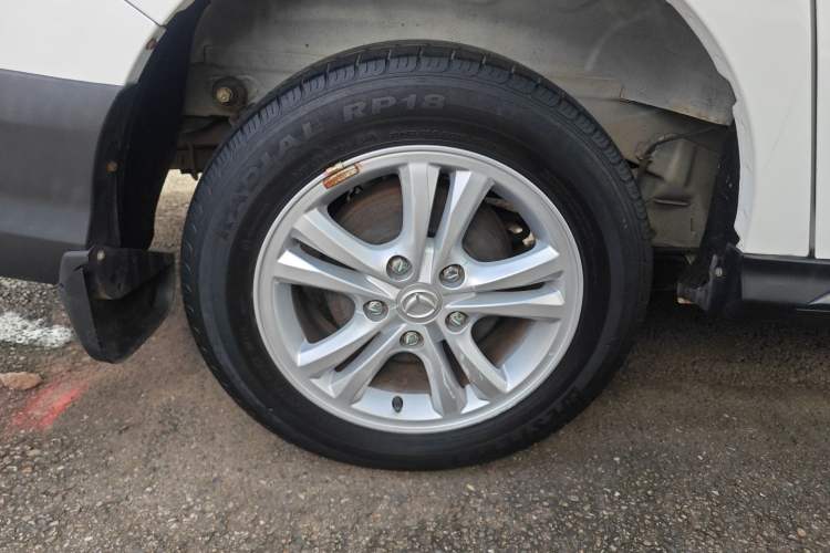 Used HYOSOW H3 2015 1.5L manual Comfort trim level Right Rear Wheel Hub