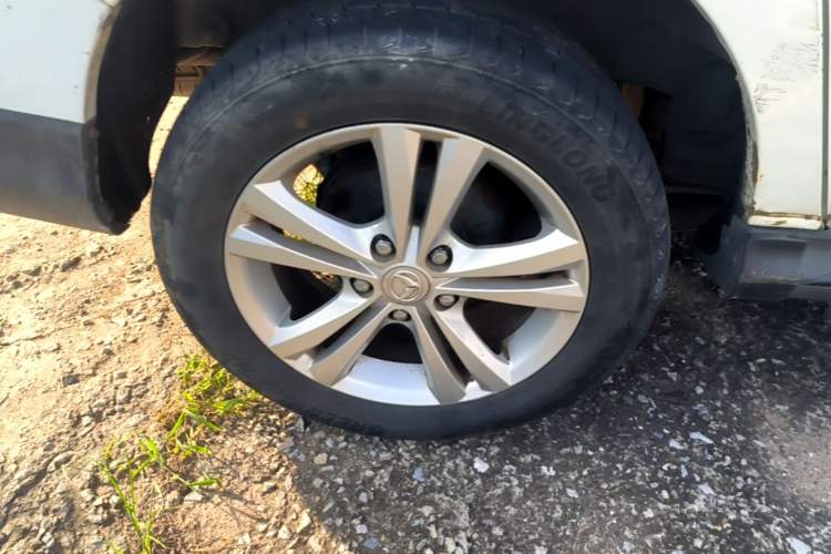 Used HYOSOW H3 2015 1.5L manual Comfort trim level Right Rear Wheel Hub