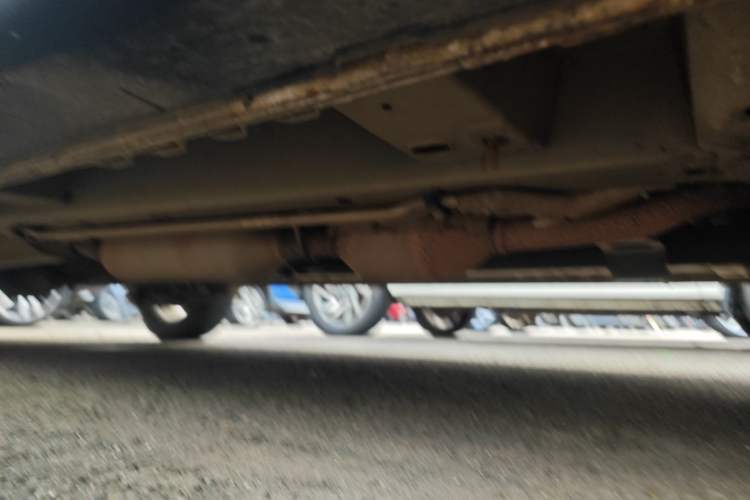Used HYOSOW H3 2015 1.5L manual Comfort trim level Right Side Sill