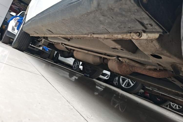 Used HYOSOW H3 2015 1.5L manual luxury version Right Side Sill