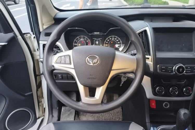 Used HYOSOW H3 2015 1.5L manual luxury version Steering Wheel