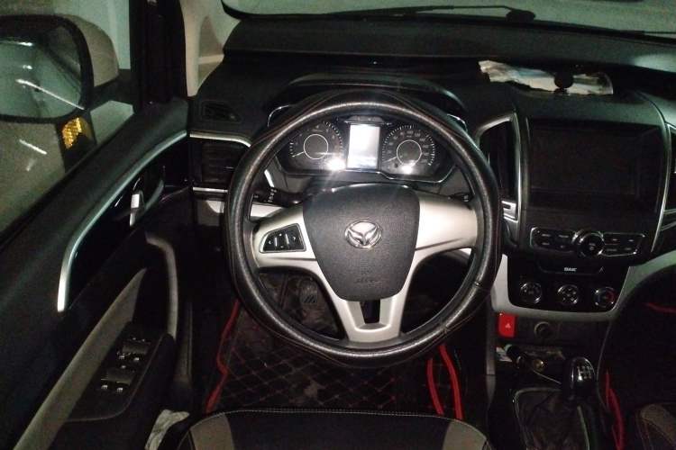 Used HYOSOW H3 2015 1.5L manual luxury version Steering Wheel