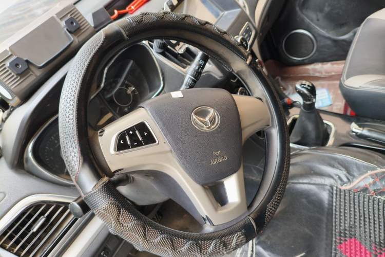 Used HYOSOW H3 2015 1.5L manual luxury version Steering Wheel