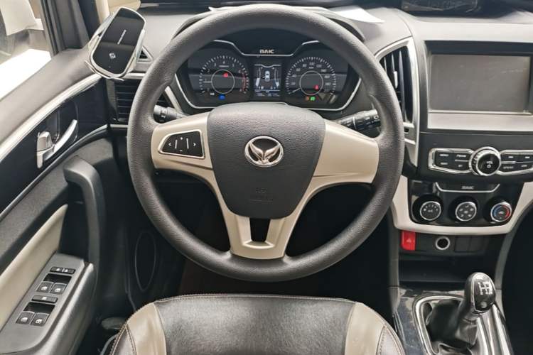 Used HYOSOW H3 2015 1.5L manual luxury version Steering Wheel