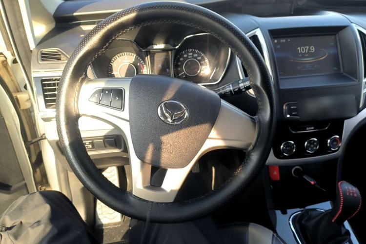 Used HYOSOW H3 2015 1.5L manual Comfort trim level Steering Wheel