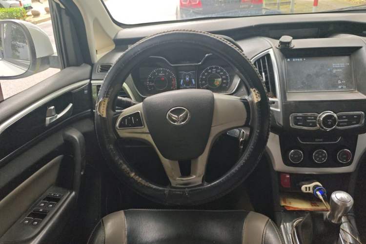 Used HYOSOW H3 2015 1.5L manual luxury version Steering Wheel