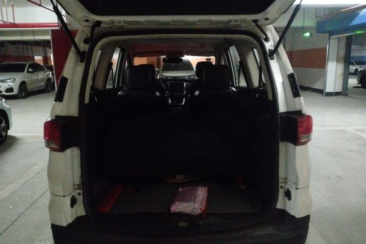 Used HYOSOW H3 2015 1.5L manual luxury version Trunk