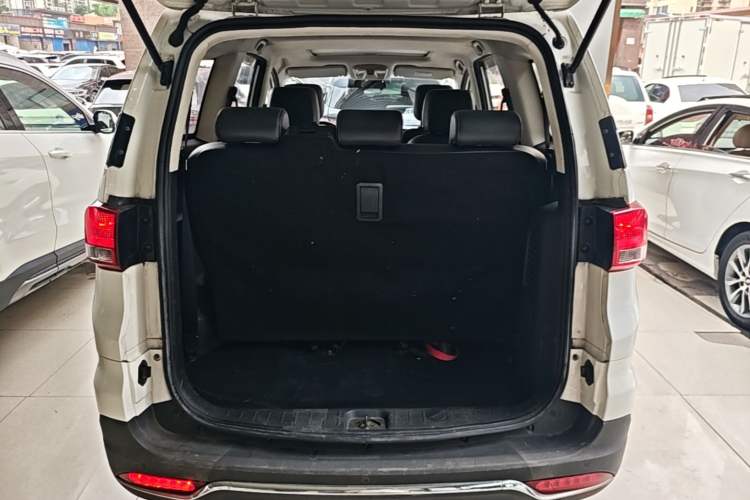 Used HYOSOW H3 2015 1.5L manual luxury version Trunk