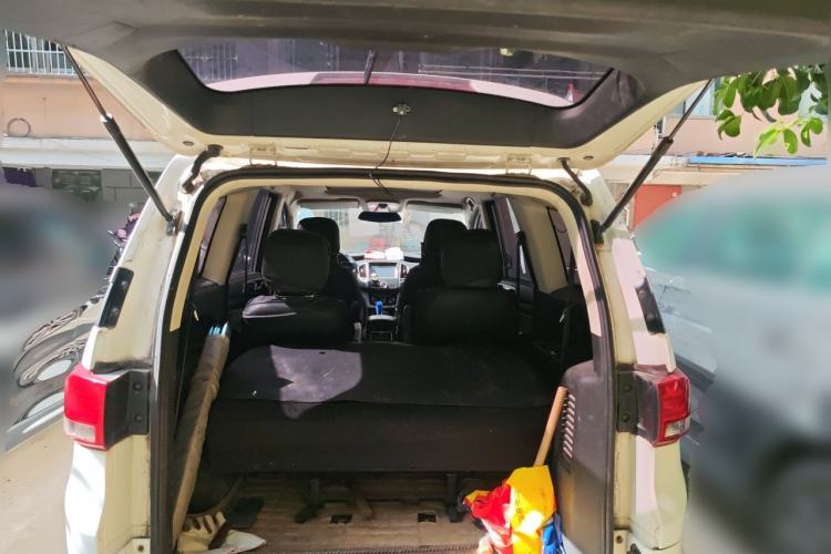 Used HYOSOW H3 2015 1.5L manual luxury version Trunk