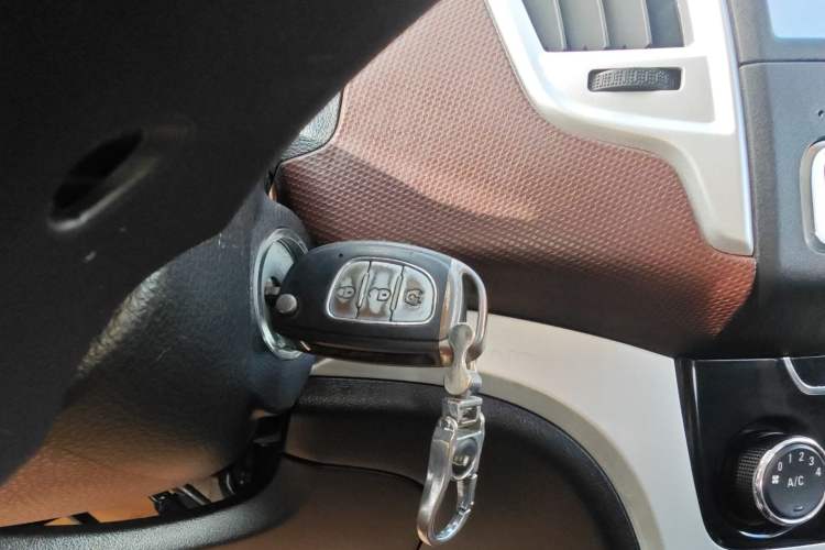 Used HYOSOW H3 2015 1.5L manual Comfort trim level Vehicle Key