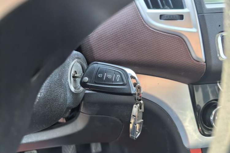 Used HYOSOW H3 2015 1.5L manual Comfort trim level Vehicle Key