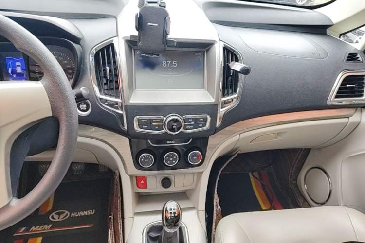 Used HYOSOW H3 2016 H3F 1.5L Manual Prestige Edition Audio And AC Panel