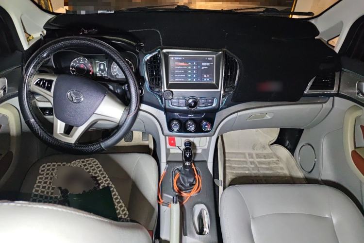 Used HYOSOW H3 2016 H3F 1.5L Manual Prestige Edition Center Console