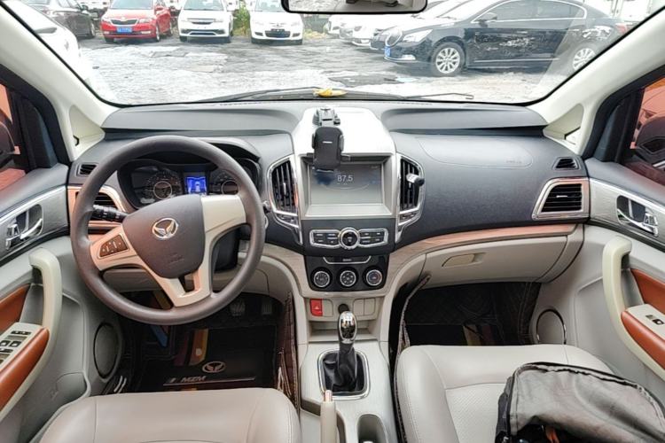 Used HYOSOW H3 2016 H3F 1.5L Manual Prestige Edition Center Console