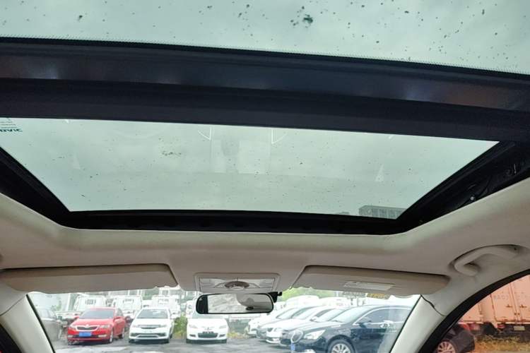 Used HYOSOW H3 2016 H3F 1.5L Manual Prestige Edition Headliner