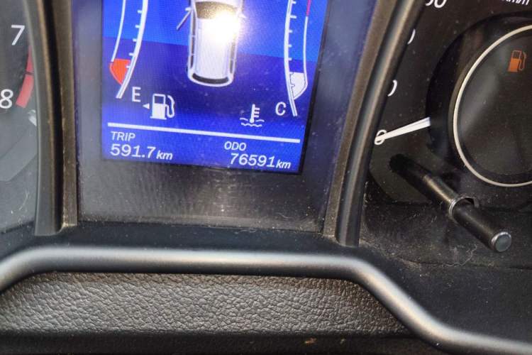 Used HYOSOW H3 2016 H3F 1.5L Manual Prestige Edition Odometer Close Up