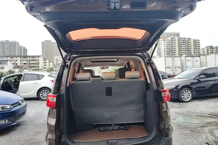 Used HYOSOW H3 2016 H3F 1.5L Manual Prestige Edition Trunk